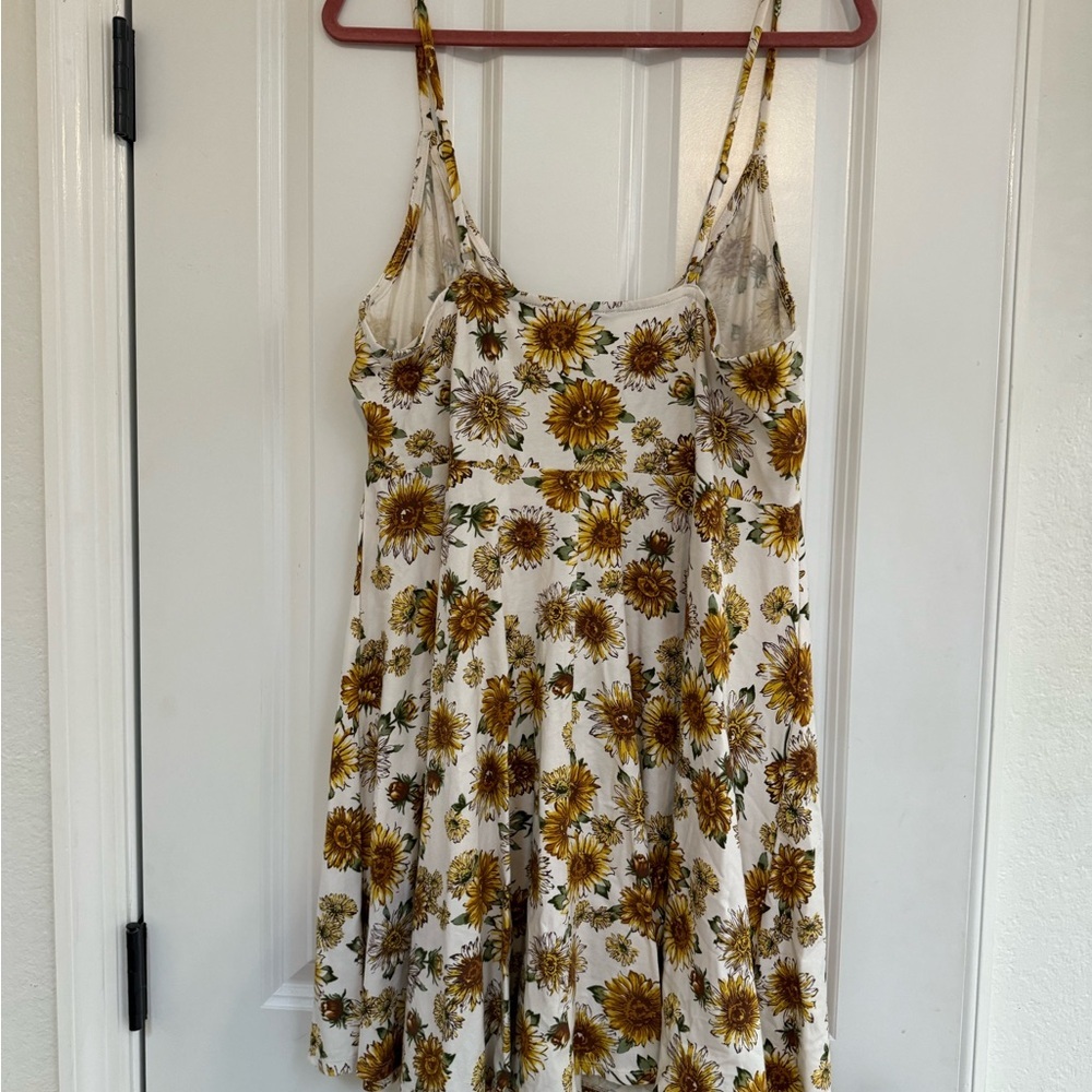 Forever 21 Yellow Floral plus size Dress - Picture 4 of 5